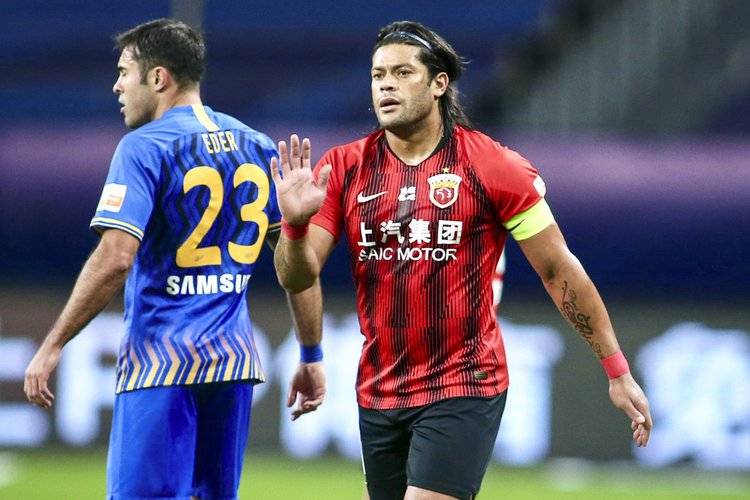  法兰克福主帅赛后批评裁判尺度  