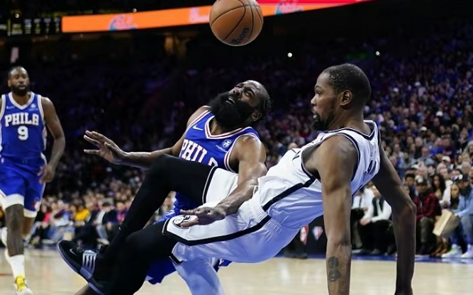  杜兰特关键球制胜篮网终结雄鹿连胜